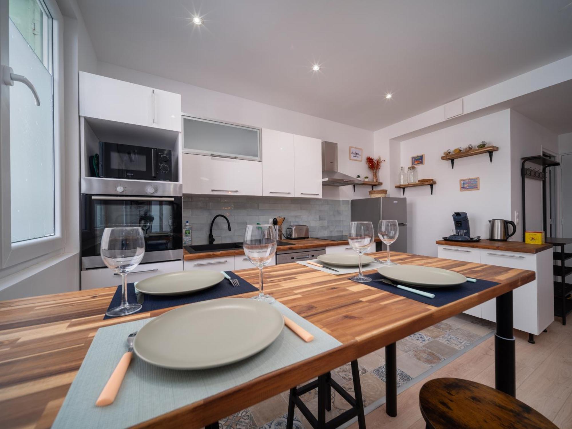 Apartment Neuf Climatise Equipe 4 Personnes Gare De La Blancarde Marseilles